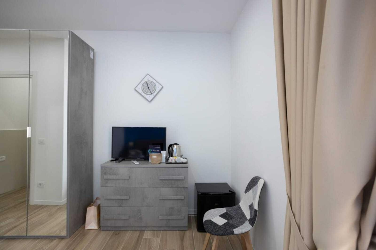 Giuly Suites & Rooms Napoli Ngoại thất bức ảnh