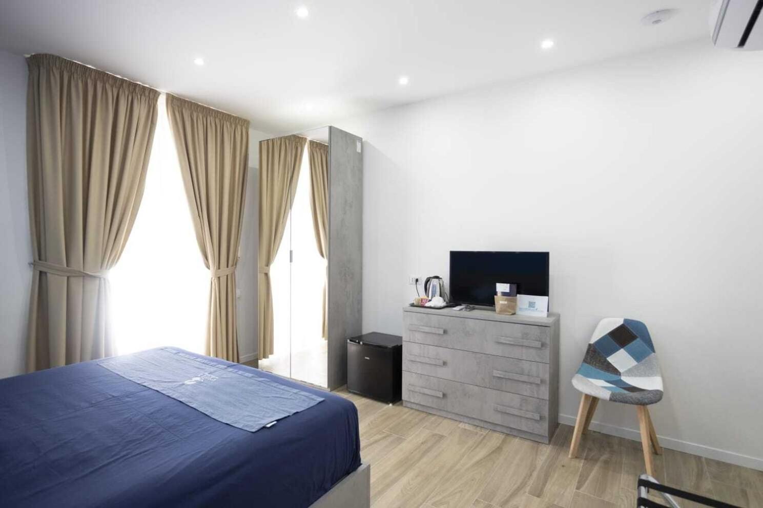 Giuly Suites & Rooms Napoli Ngoại thất bức ảnh
