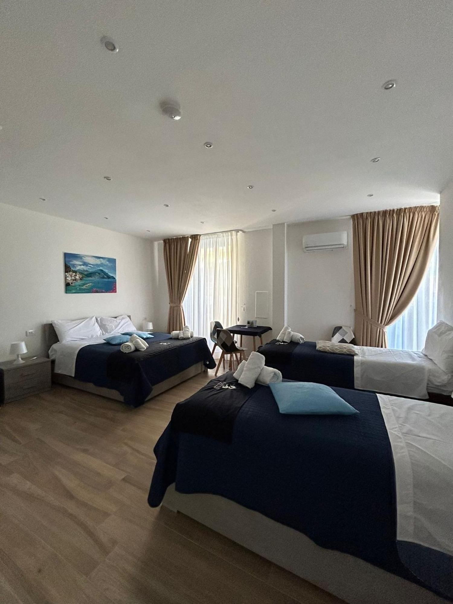 Giuly Suites & Rooms Napoli Ngoại thất bức ảnh