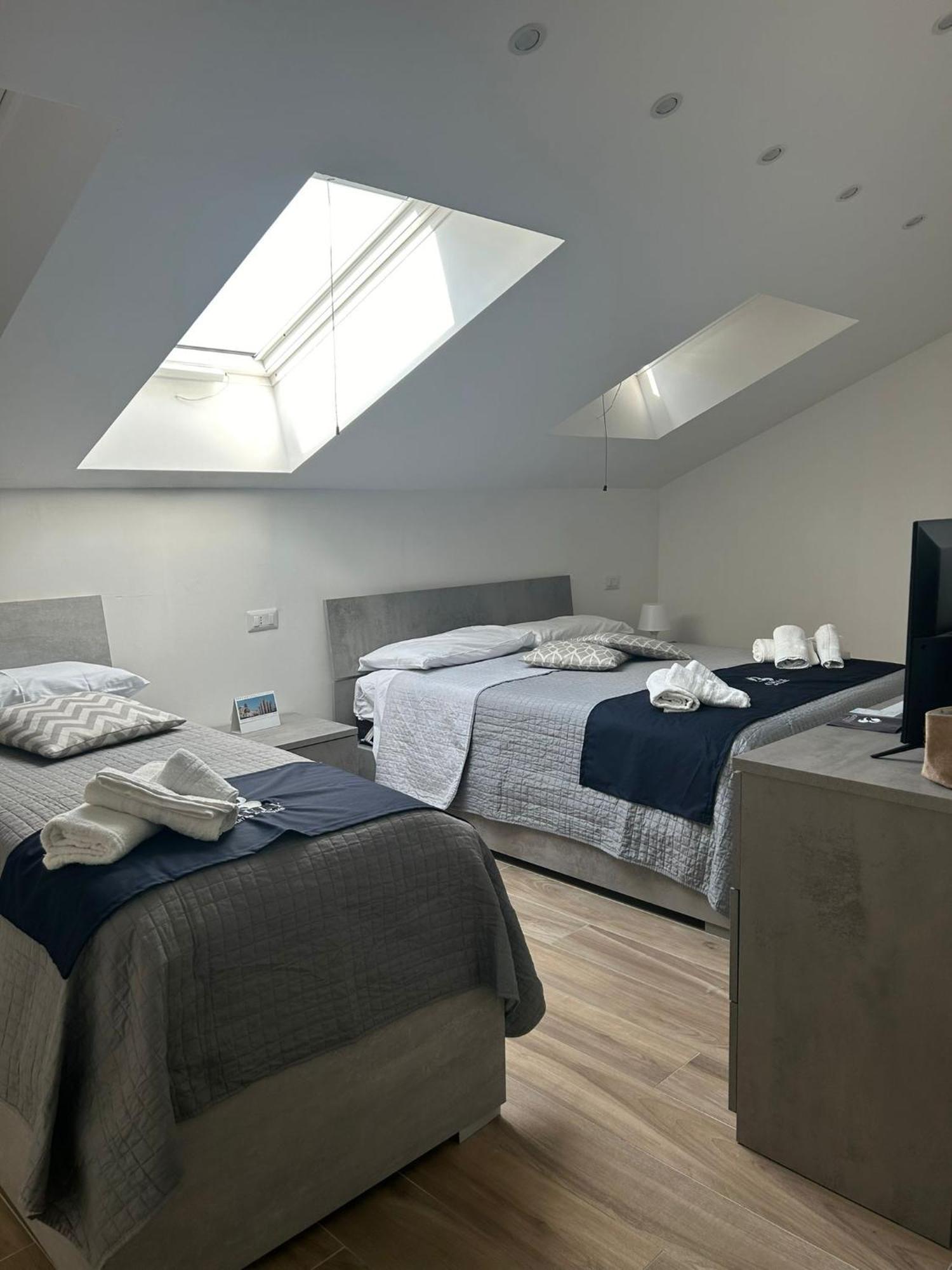 Giuly Suites & Rooms Napoli Ngoại thất bức ảnh